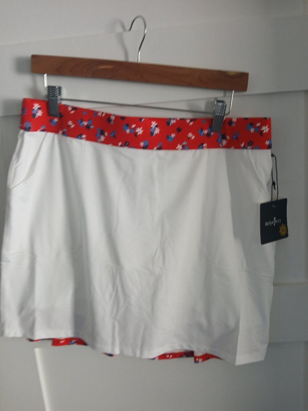 BELYN KEY Back Ruffle Hem Skort Size M